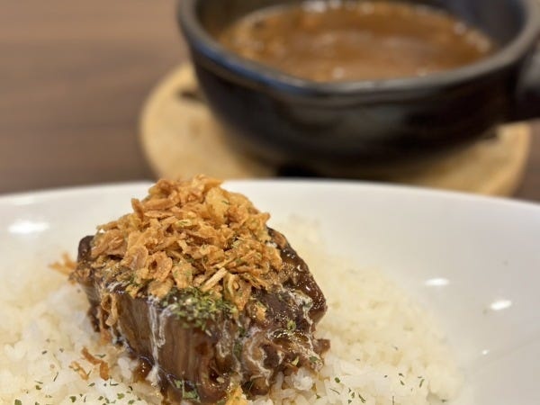 ホールスタッフ（交通費支給あり・未経験歓迎）