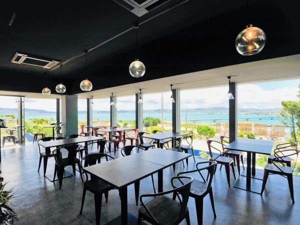 ホールスタッフ・カフェホールスタッフ