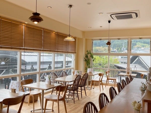 綺麗な内装の店内です♪