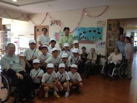 有料老人ホームあんしん村、円山小学校小学生訪問