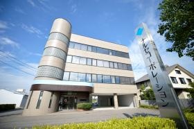 本社社屋。隣の建物の１階はカフェとして営業しています！