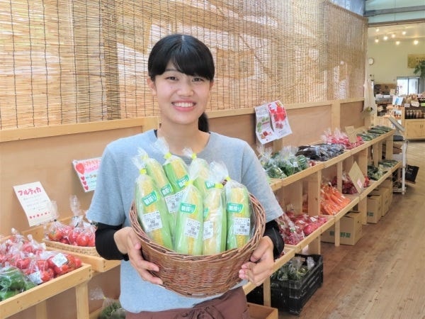 接客や品出し、野菜の袋詰めなどが主な仕事です。半自動レジ導入済み。直接お金の受け渡しはありません♪