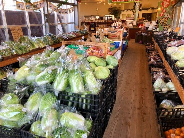 地元産の新鮮な野菜が大人気です！仕事ついでにお買い物も?
