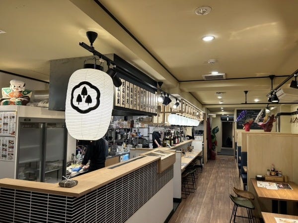 ホールスタッフ・サービススタッフ（交通費支給あり・未経験OK）