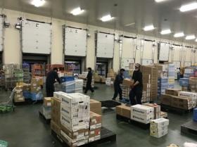 積込風景 地場共配便は山陰全エリアに向け運行しています。