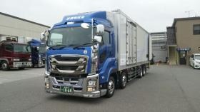 大型冷蔵冷凍車は低床ＡＴ仕様です。