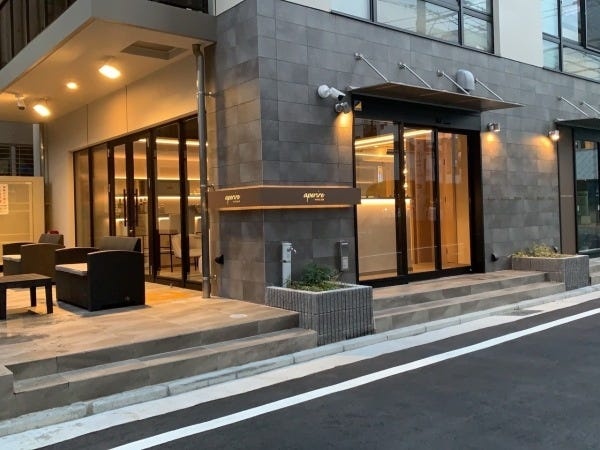 ワインバーカウンタースタッフ・おしゃれなワインバースタッフ（未経験OK・接客経験者優遇）