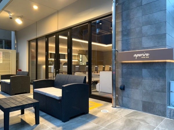 ワインバーカウンタースタッフ・おしゃれなワインバースタッフ（未経験OK・接客経験者優遇）