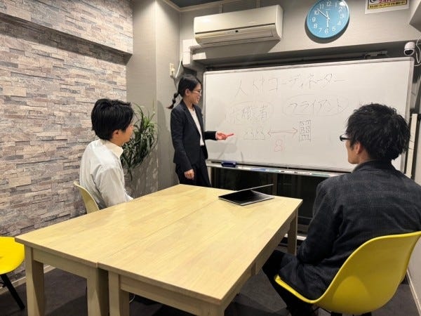 ビジネスマナー研修・コンプライアンス研修・基礎知識研修・OJT研修等、充実の研修制度を導入しておりますので安心してくださいね♪