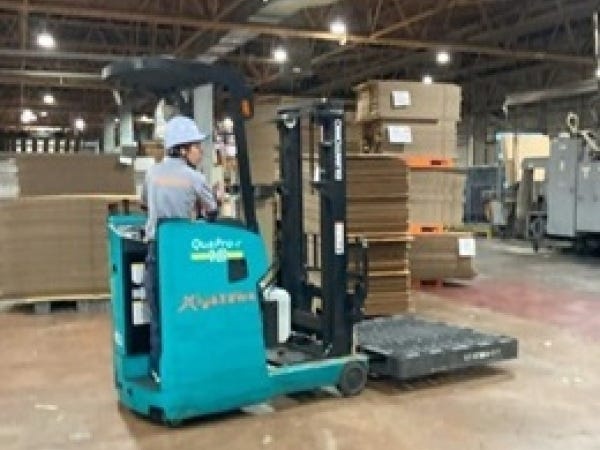 段ボール製造スタッフ