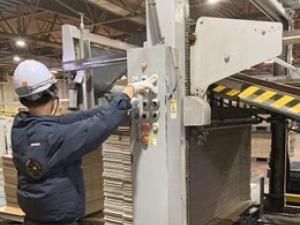 段ボール製造スタッフ