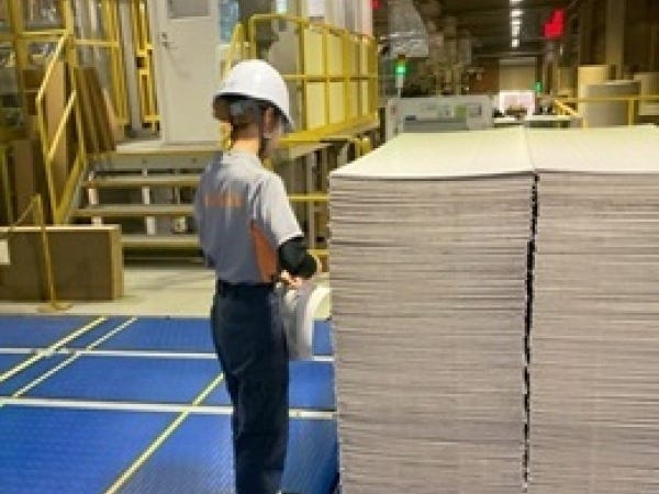 段ボール製造スタッフ