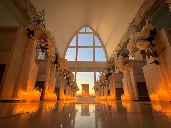 ブライダルで使用するオーシャンビューホワイトチャペル。お客様にとって忘れられない1日を一緒に作り上げませんか？