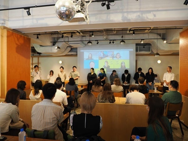 年に一度のキックオフMTG。2023年度は4年振りに全社員が対面で集い再会を喜び合う中、各部署のミッション共有や決意表明を行いました。