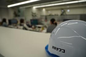 受付や情報管理は事務管理部門が担当しています