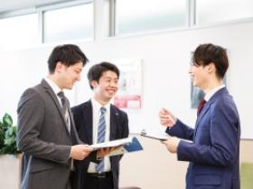 先輩に気軽に相談できる環境です。