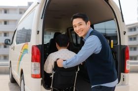 送迎ドライバー