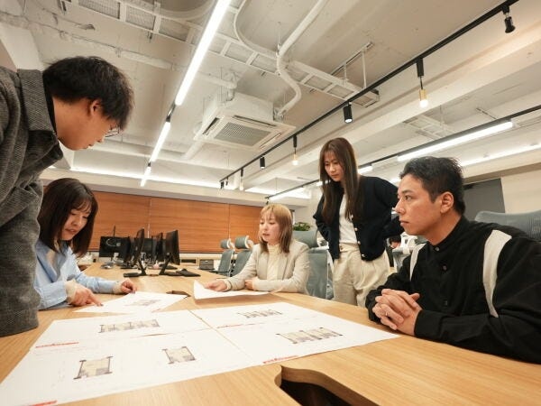 ホテルスタッフ・ホテルフロントスタッフ