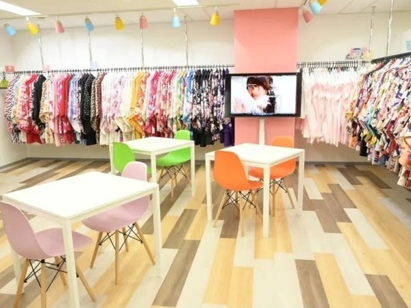 2023年6月にオープンしたばかりなので綺麗な店内です。