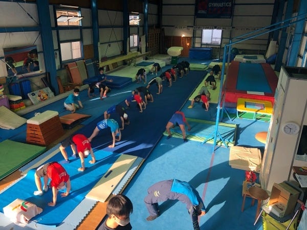 準備体操の授業風景