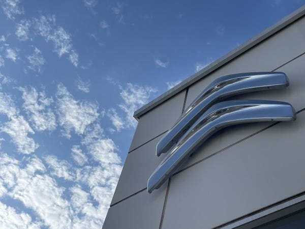 サービスエンジニア・自動車整備士・プジョー（普通自動車免許）