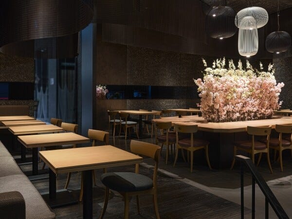 カフェスタッフ