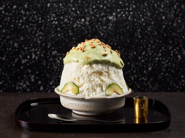 カフェスタッフ