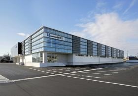 福井市八重巻町に建てられた本社