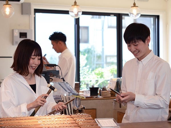 店内はナチュラルな雰囲気で統一された、居心地のいい空間。心落ち着くお気に入りの職場になること間違いなしです！