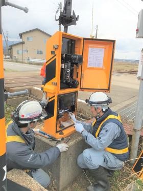 踏切遮断機の機能確認作業