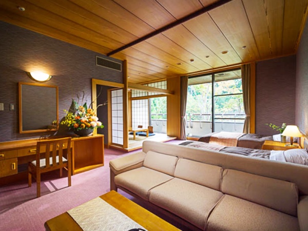 宿泊・観光業界No.1の給与水準を目指す会社◎明確な評価制度で、頑張りがしっかり報われる環境を整えています！