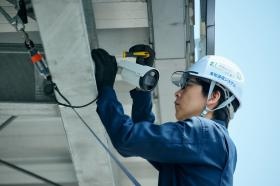 防犯カメラ取付作業の様子