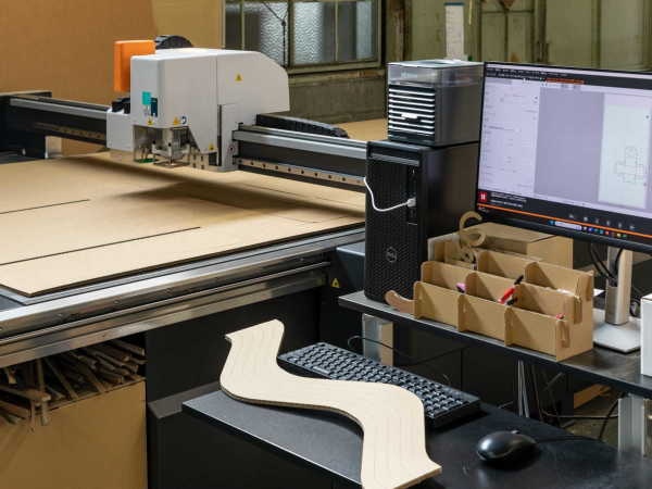 就業時間は8:00～12:00、もしくは8:00～14:45から選択可能です。