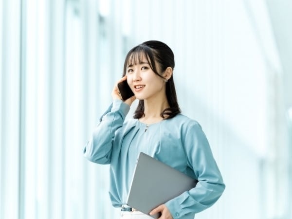 18校で奮闘する2,000人の教職員を支えるお仕事。東京、大阪、名古屋、福岡の教職員とフットワーク軽く連携します。