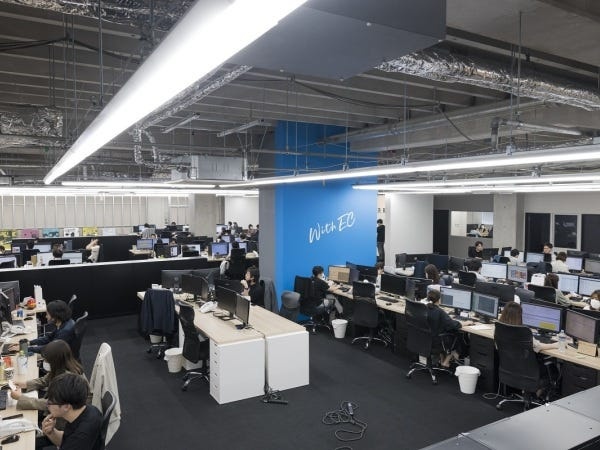 『With EC』がサイバーレコードのミッション。『九州一のIT企業』を目指して、常に新しいものを発信しています。