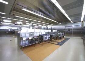 長岡セントラルキッチン（クッキング室）