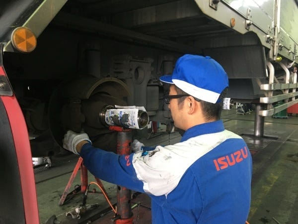 自働車整備士・大型車の自働車整備士