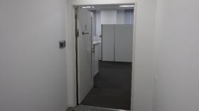 松山支店のドアはいつも開いています。