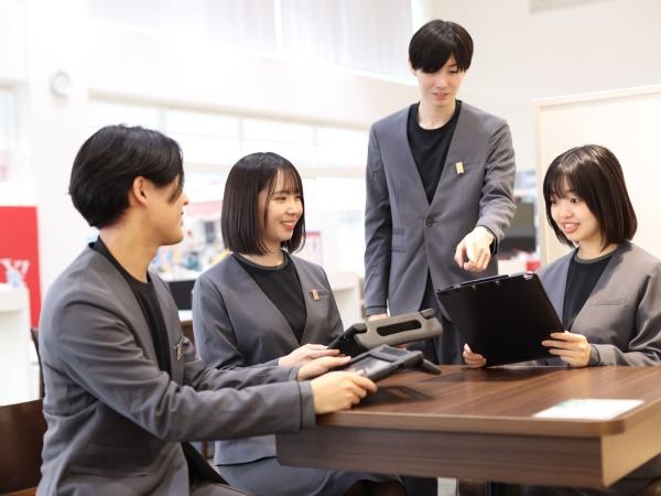 地域採用なので店舗でも自然と話題は地域の話が中心、様々な情報交換など地域のチームワークが生まれお客様とも地域の話題で盛り上がります。