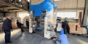 大型機械の搬出風景