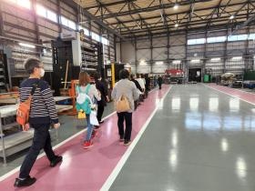 工場内お客様見学通路