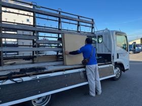 アルミサッシ配送車両（配送車両は他に４台あり）