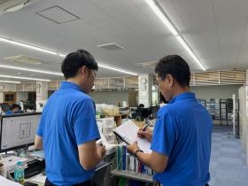 営業 打合せ風景