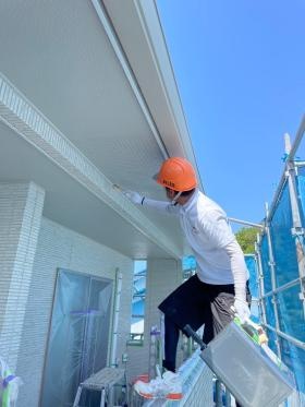 職人作業風景４ 細かな部分も施工していきます