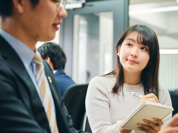 経理で活躍中の女性社員です！