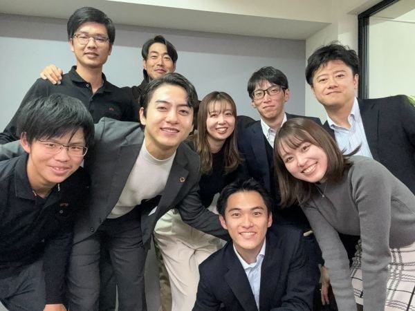 少数精鋭で、協力しながら仕事を進めています。