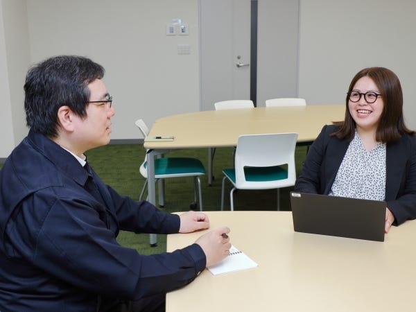 社員一人ひとりにその方を担当する営業担当が付きます！定期的な面談を実施していますので、悩みや相談事は遠慮せずにお話ください！