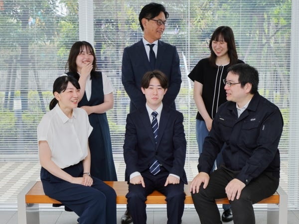 弊社の経営理念は「Heart to Heart」人と人との心のつながりを大切にする社風です！役職・立場関係なく社員同士の交流を重視してます。