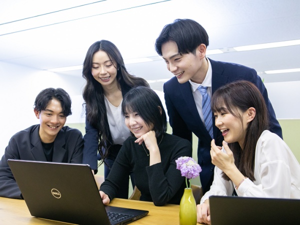 IT業界が未経験の方もご安心ください。専門的な知識は入社後にイチから丁寧にお教えします。