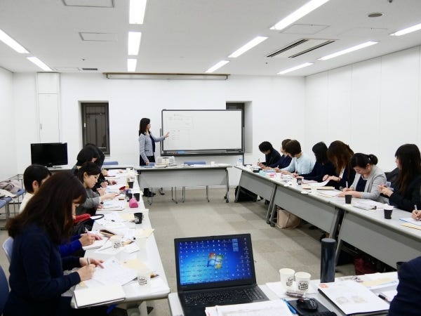 神戸御影・岡本・芦屋・西宮で英語スクールを運営